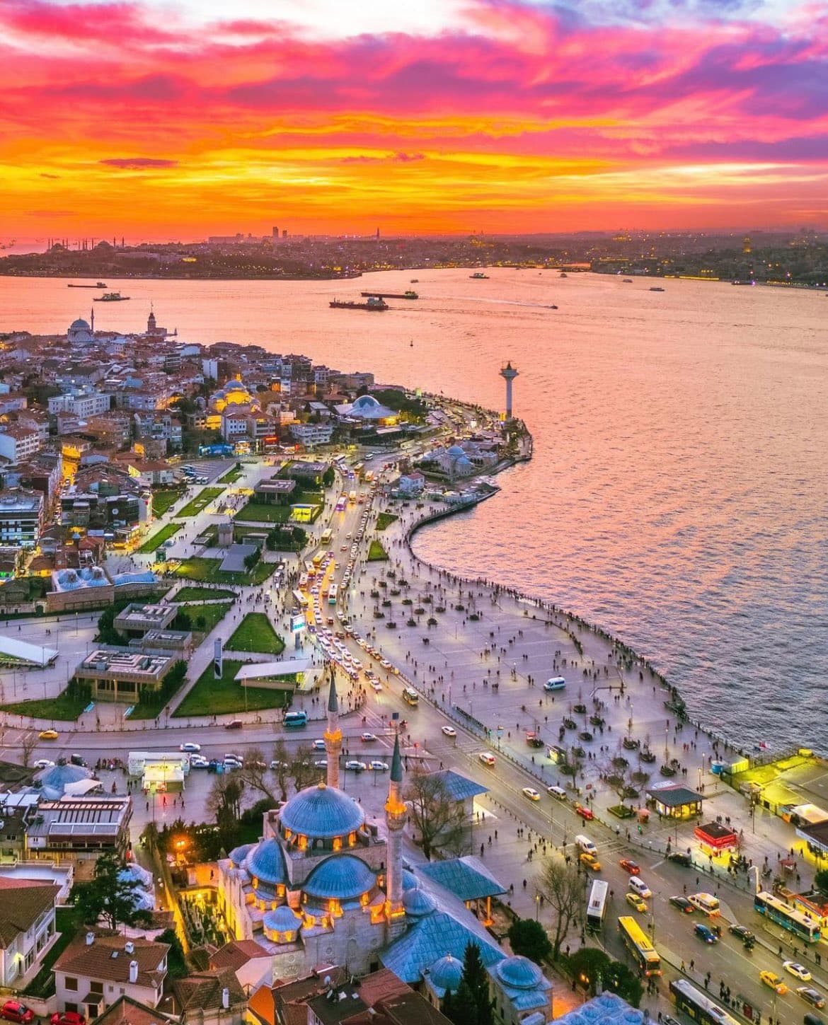 Sevmek Değerdir