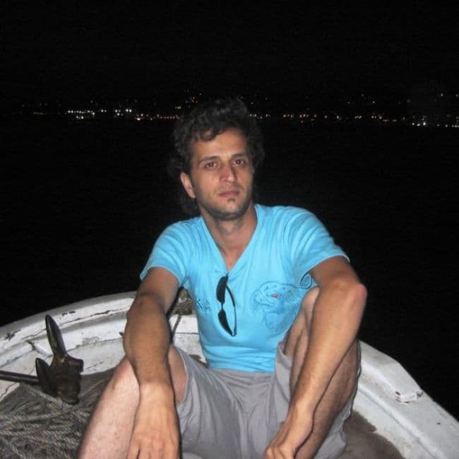 İzzet Alper Gömleksiz