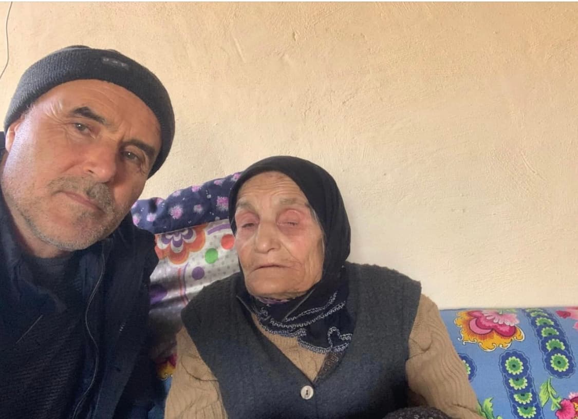 Yaşlı Çınar Kerzi Nine