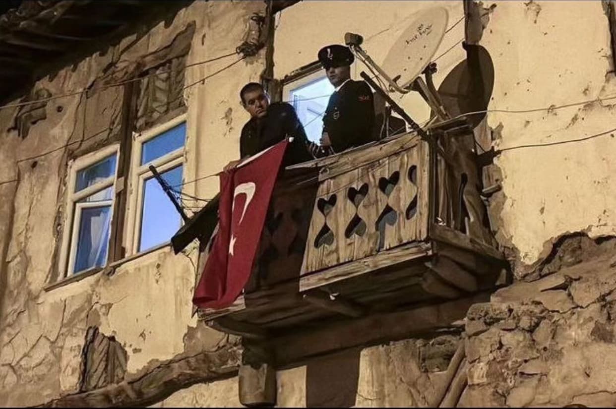 Dokuz Karanfil