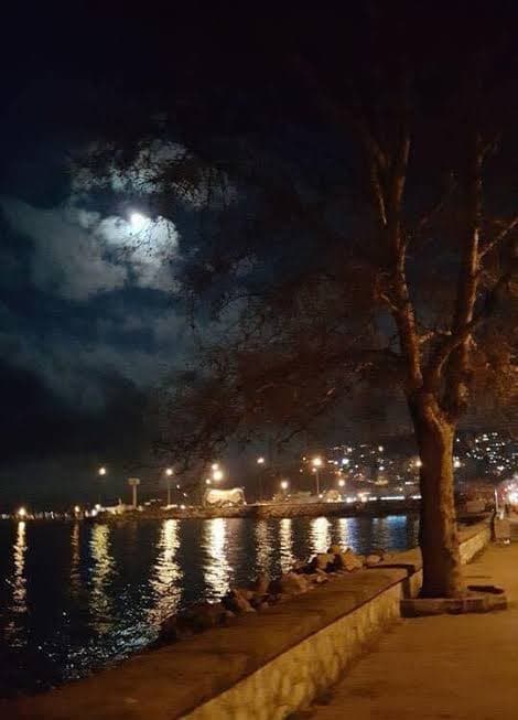 Çağ'la Dağ Arası
