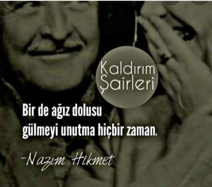 Ne Güzel Gülümsüyorsun