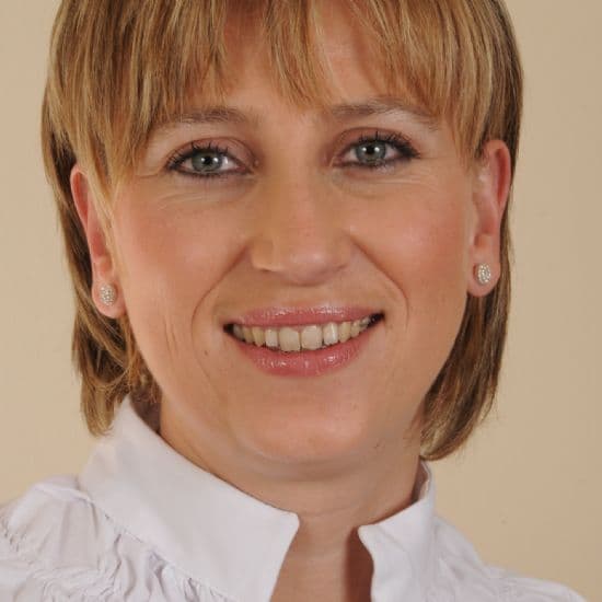 Meryem Bizimtuna