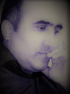 Gözleri Zambak Mavili