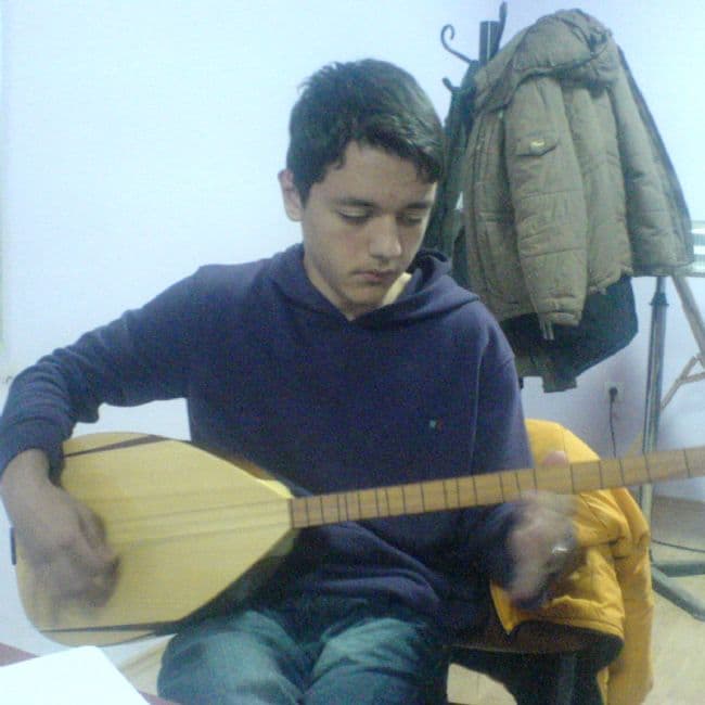 Avni Özgür