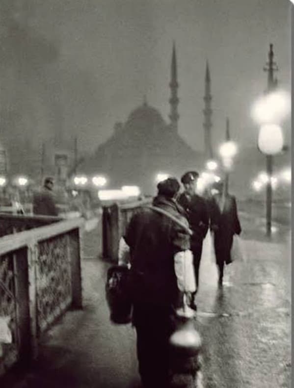 Her Şey Biraz Eskir ve Eksilir