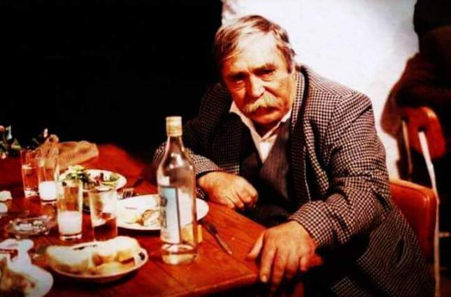 Başka Masanın Kadınlarına
