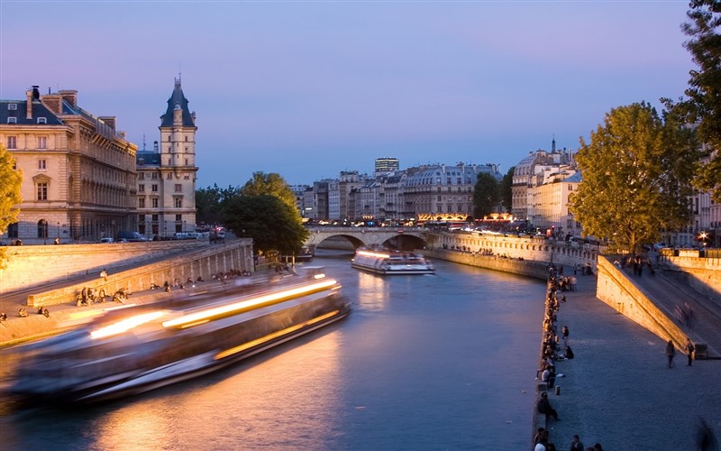 Paris Akşamı
