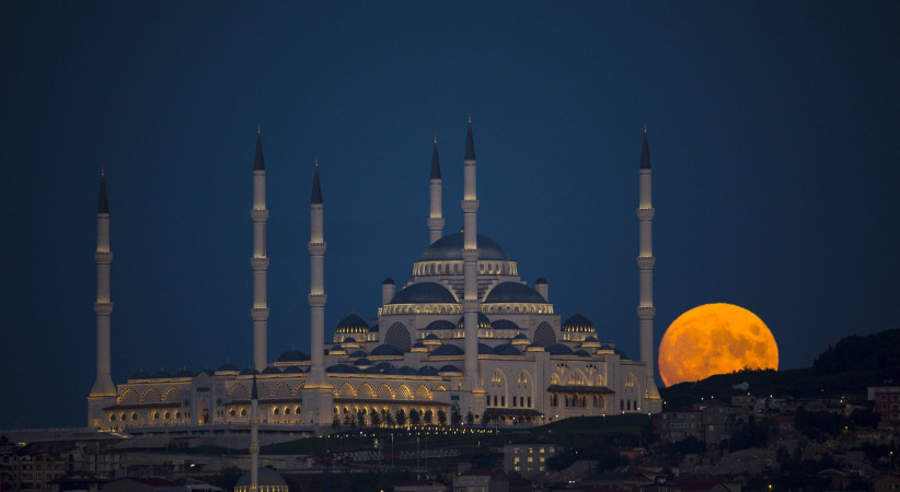 İman Sağlam Tutar İnsanı