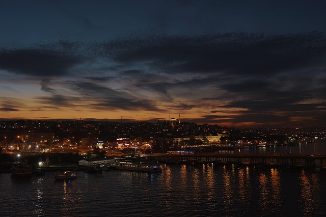 Beyazıt'ta Gece Yağmuru