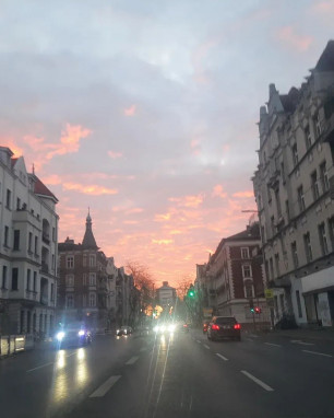 Yaşamak Gerekiyormuş