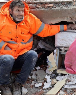 Şubat Deprem ve Bir Resme Ağıt