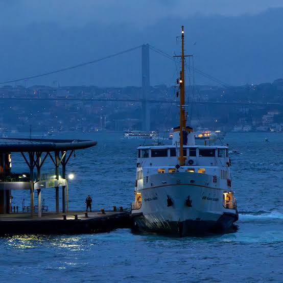 Çiy Düşen Hayatlarımıza